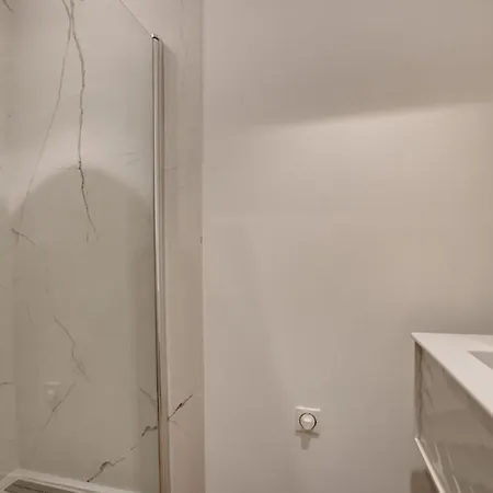 Jej1-two Bedrooms Center Cannes