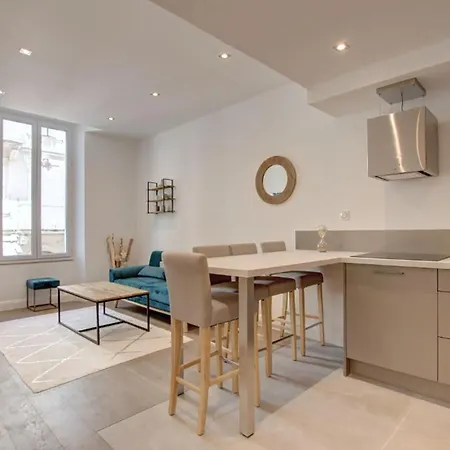 Jej1-two Bedrooms Center Appartement *